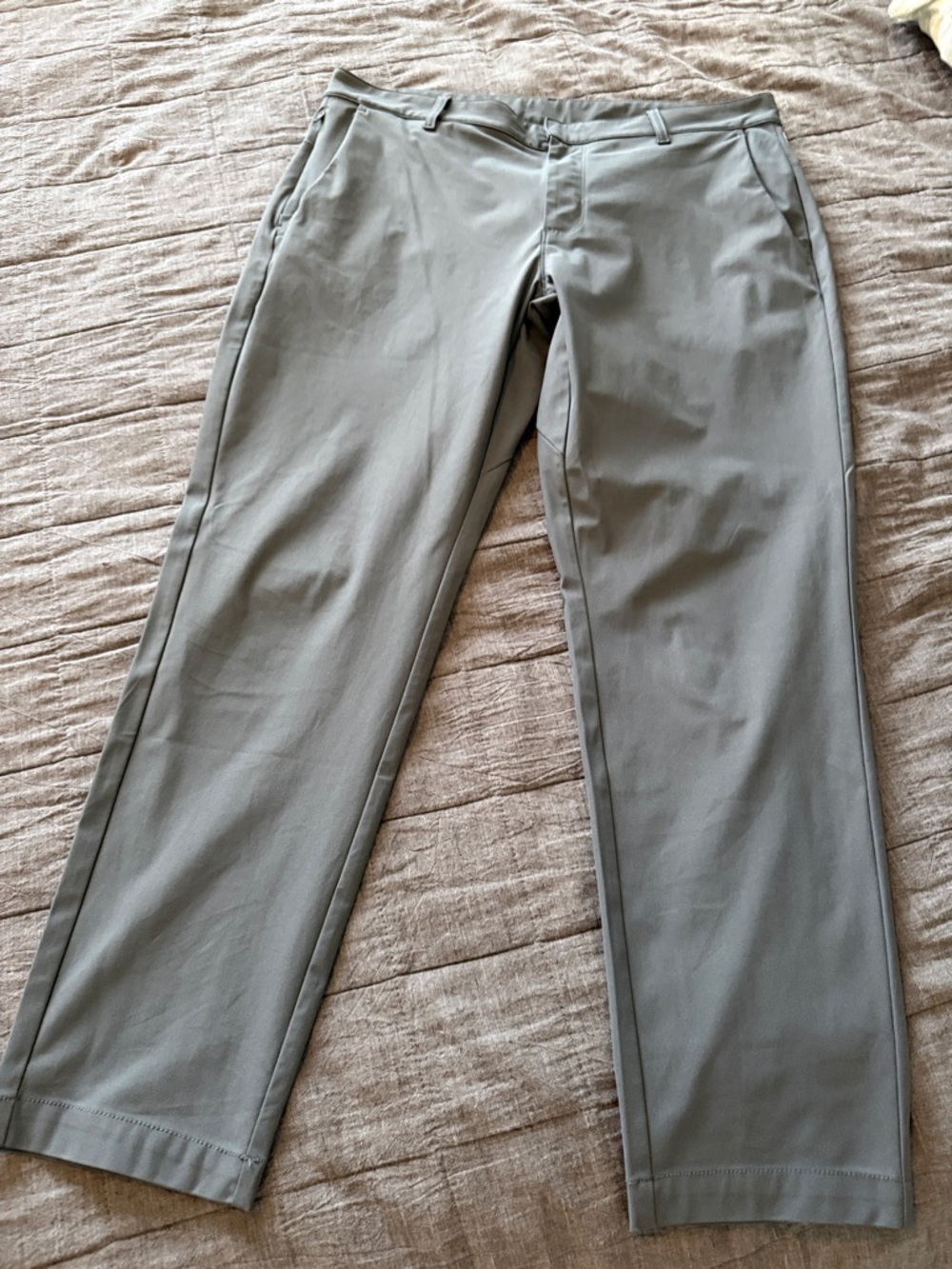 Fabletics Men's The Don Trousers Classic Fit in Onyx (Light Gray)